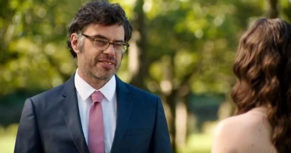 Jemaine's father is not actively involved in his life